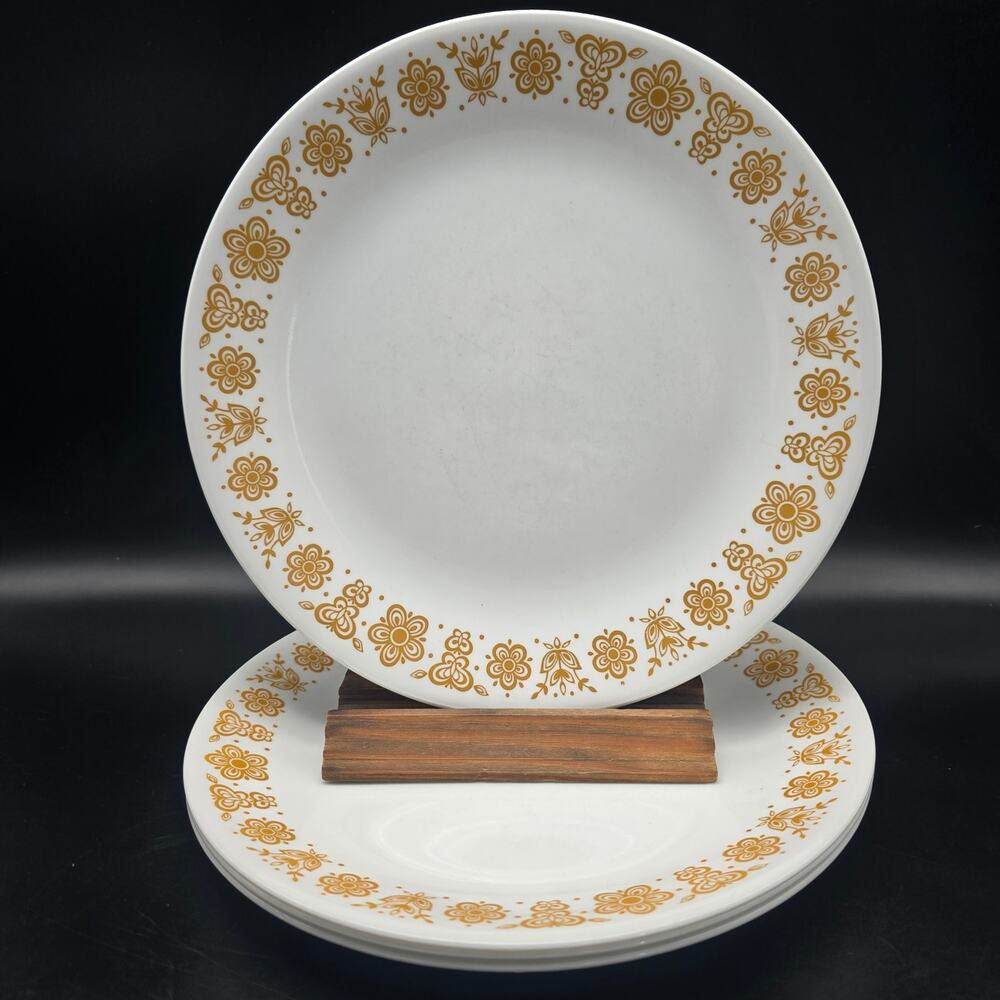 Corelle Corning Butterfly Gold Dinner Plates Set of Four Vintage 1970s Kitchen